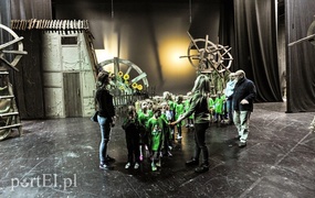 Dzieciaki za kulisami