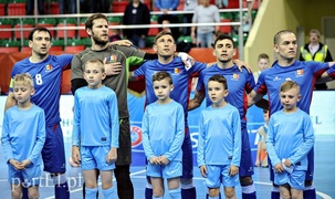 Kanonada Hiszpanów na inaugurację eliminacji