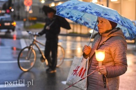 Droga krzyżowa w deszczu