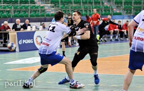 Do trzech razy sztuka. Meblarze pokonali Stal (piłka ręczna)