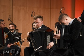 Trzech sympatycznych muzyków i ich akordeony