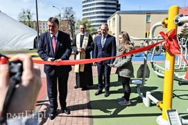 Ten plac był szkole potrzebny