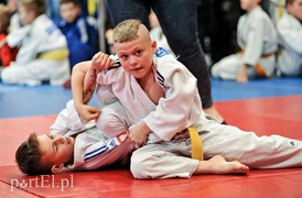 Walczą mali judocy
