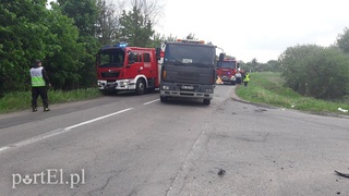Motocyklista zderzył się z ciężarówką, zmarł w szpitalu
