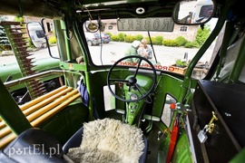 Prosta historia Williego, czyli jak 81-latek na traktorze przemierza Europę