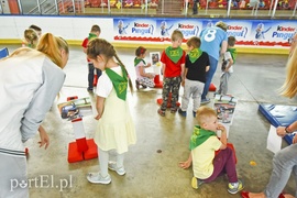 Autoriada uczy bezpieczeństwa na drodze