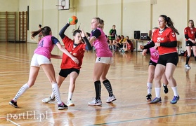 Młode szczypiornistki walczą o medale