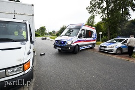 Skuterem uderzyła w samochód dostawczy