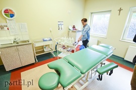 Wiozą pomoc na rowerach