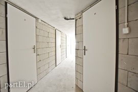 „Skoszarowani” mieszkańcy Saperów 14 b