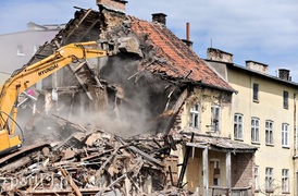 Znika budynek przy Traugutta
