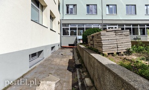 SOR ratuje, ale i się buduje