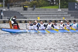 Za mundurem smocze łodzie sznurem
