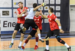 Cztery punkty powędrowały na konto Meblarzy (piłka ręczna)