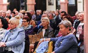 Ksiądz stojący za ołtarzem nie zawsze ma rację