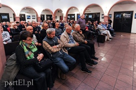 Ksiądz stojący za ołtarzem nie zawsze ma rację