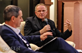 Ksiądz stojący za ołtarzem nie zawsze ma rację