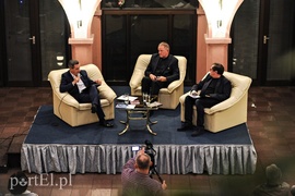 Ksiądz stojący za ołtarzem nie zawsze ma rację