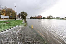 Rzeka Elbląg już nie straszy, trudna sytuacja na jeziorze Druzno  (aktualizacja) 