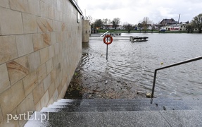 Rzeka Elbląg już nie straszy, trudna sytuacja na jeziorze Druzno  (aktualizacja) 