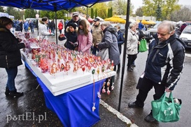 Elblążanie odwiedzają groby bliskich