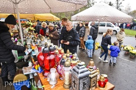 Elblążanie odwiedzają groby bliskich