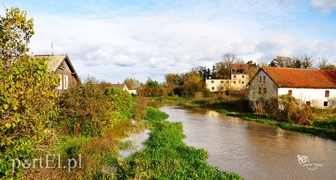 Kolejny wał przecieka