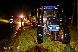 Zderzenie mercedesa z ciągnikiem