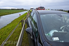 Wypadek koło Fiszewa, auto w płomieniach