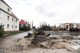 Mieszkają na budowie i mają tego dość