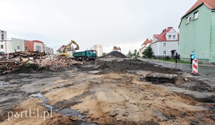 Mieszkają na budowie i mają tego dość