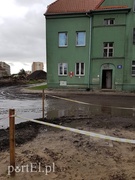 Mieszkają na budowie i mają tego dość