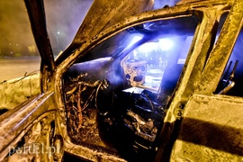 Ogień strawił fiata w 2 minuty