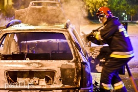 Ogień strawił fiata w 2 minuty