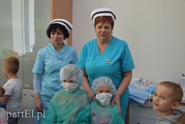W EUH-E dzieci poznają pracę pielęgniarki i ratownika medycznego