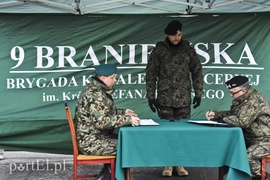 Żołnierze cieszą się z tej misji