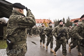 Żołnierze cieszą się z tej misji