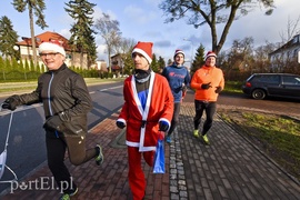 Mikołajowe bieganie po mieście. Dla Sary