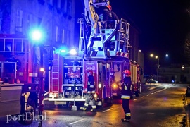 Ul. Mickiewicza: zadymienie na klatce schodowej i pożar sadzy