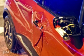 Zderzenie mercedesa z renault, jedna osoba w szpitalu