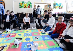 Małe roboty uczą kosmicznie
