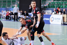 Meblarze z czwartym zwycięstwem (piłka ręczna)