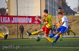 Debiutanci dostali lekcję futbolu