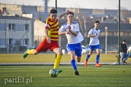 Debiutanci dostali lekcję futbolu