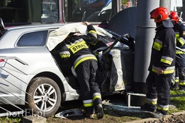 Wjechał toyotą pod tramwaj