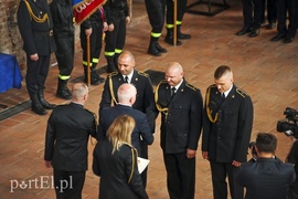 Święty Florian przyniósł strażakom awanse i odznaczenia