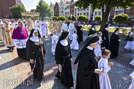 Dziś Boże Ciało, przez miasto przeszło 10 procesji
