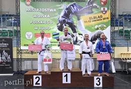 Żołnierze na tatami