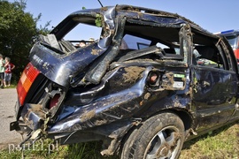 Wymusiła pierwszeństwo i dachowała