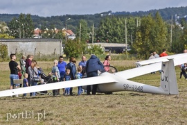 Atrakcje na ziemi i w powietrzu, czyli festyn na lotnisku